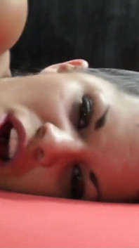 Phòng tối, trò chơi kỳ lạ và của phụ nữ