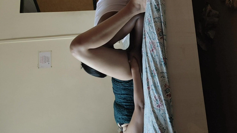 Trisha Hotness: Kız arkadaşının amını yalıyor ve boşaltıyor
