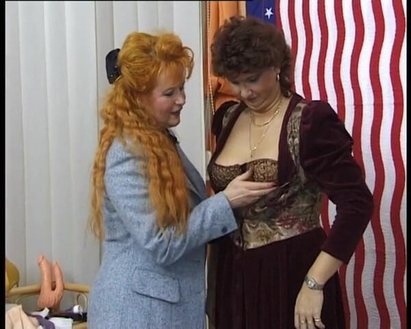YOUR FIRST PORN: Alte mame sexy lesbiene Total Versaut - mature sexy lesbiene bătrâne...