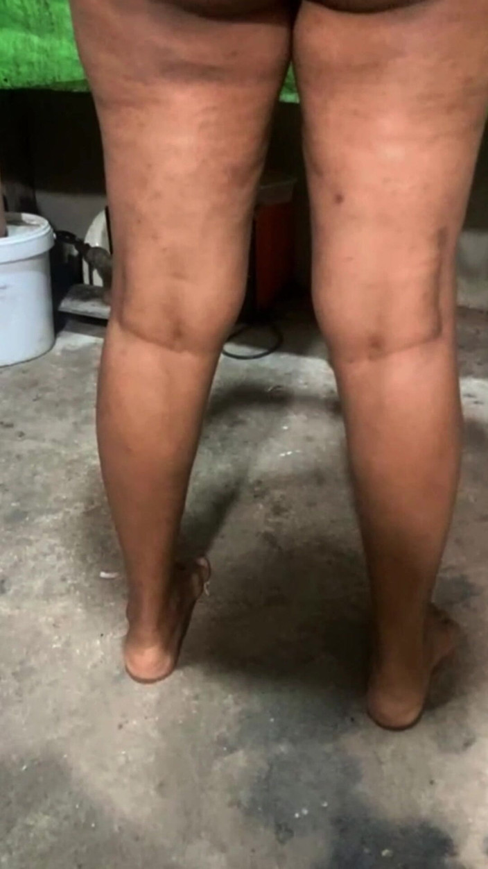 Tiyana: 핫와이프 노출