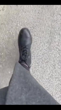 Kim ayakkabılarımı temizlemeye geliyor?