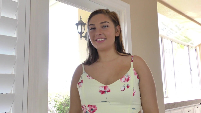 Perv Milfs n Teens: Vivian Taylor se come el culo del padrastro de su...