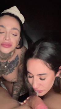 2 Głębokie gardło Queens Arabelle Raphael i Leigh Raven Drain a Big Cock