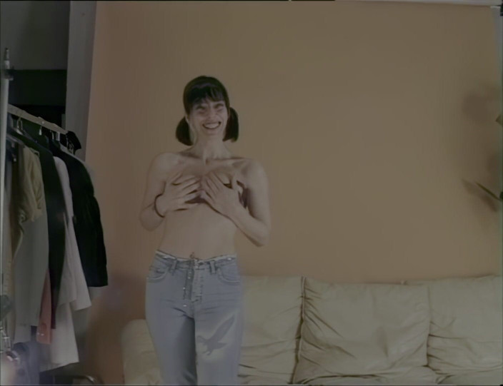 My real dirty life: Sanatsal Fotoğraflar Için Poz Vermek Fotoğrafçinin Önünde Mastürbasyon Yapiyor