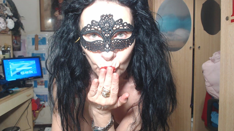 WEBREGINETTA2023: Collants et concombre dans le cul en squirting