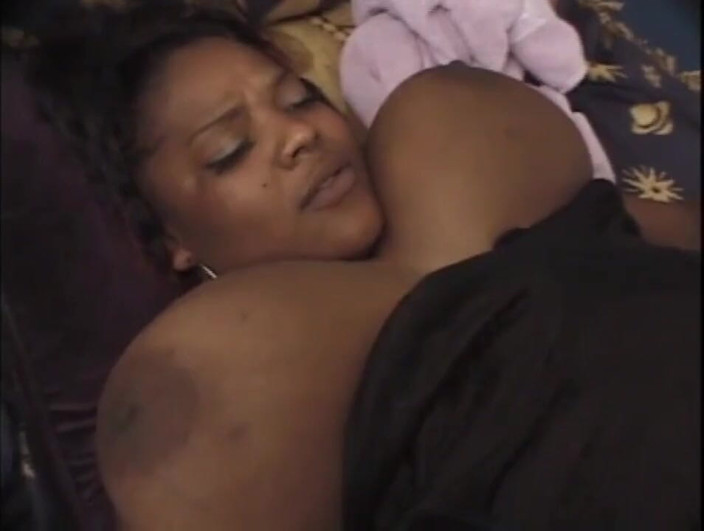 Africans Orgasm: Obrovská prsa černá tlustá kundička šukání ... sperma v ústech