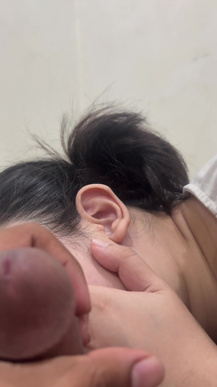 Mommy Puchong: Ağzımdaki büyük yarağını seviyorum