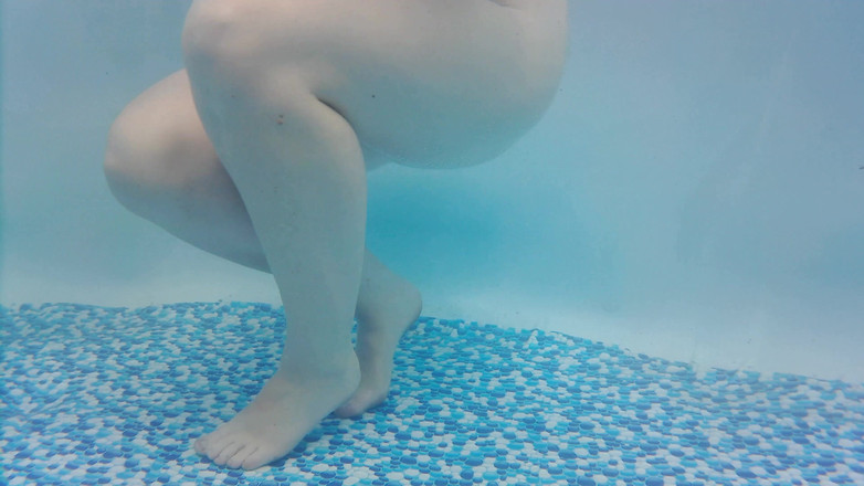 SimoneLive1: Bizimle havuza gelin