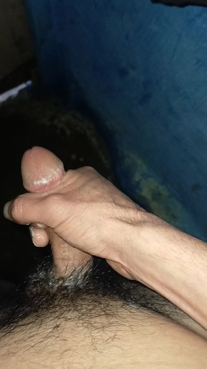 Morocco: Masturbazione ed eiaculazione in un bagno pubblico molto caldo