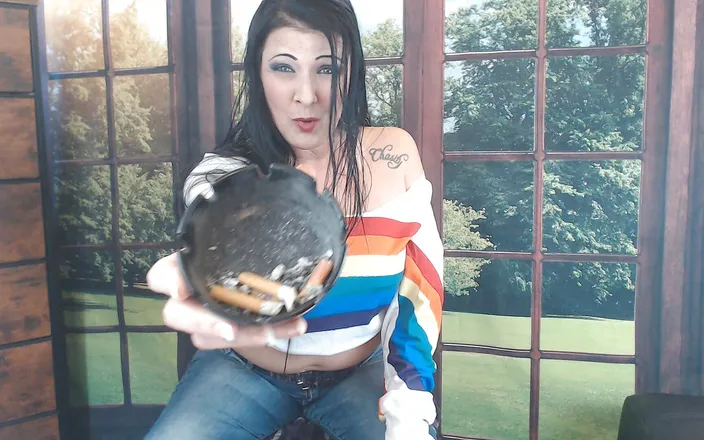 Abby Anna: Lick my ashtray loser