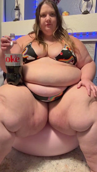 비키니 입은 SSBBW 트림