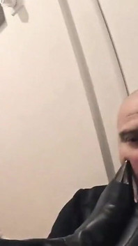 Smoking and humiliating