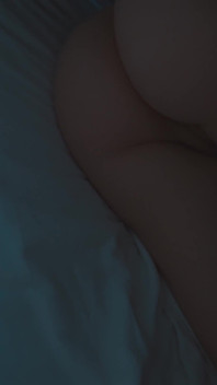S3e4: 배다른 아들이 침대 섹스를 하는 동안 의붓 딸에게 사정할 때 충격을 받은 새엄마