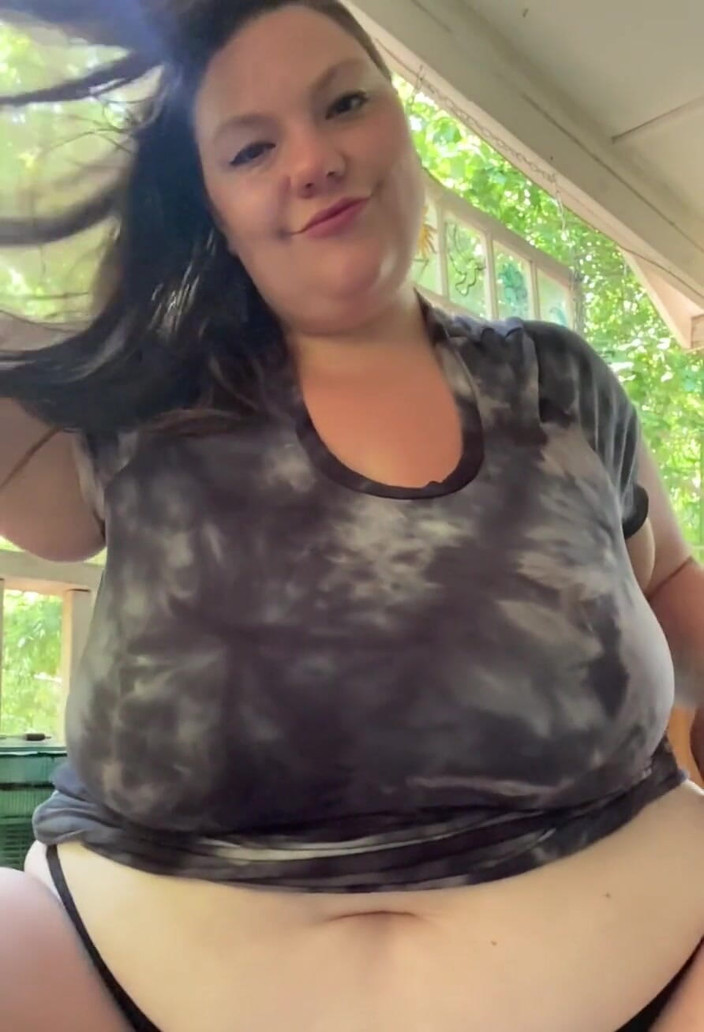 420bettyboobs: Slo-mo tiet laten vallen. Gelukkige vrijdag hunnies!!