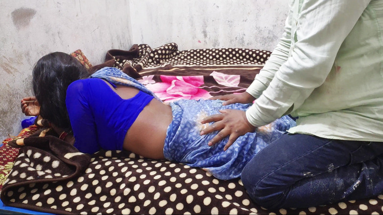 ExcitedWomen: Romantik çift yatak odasında sikişiyor Hintli kadın