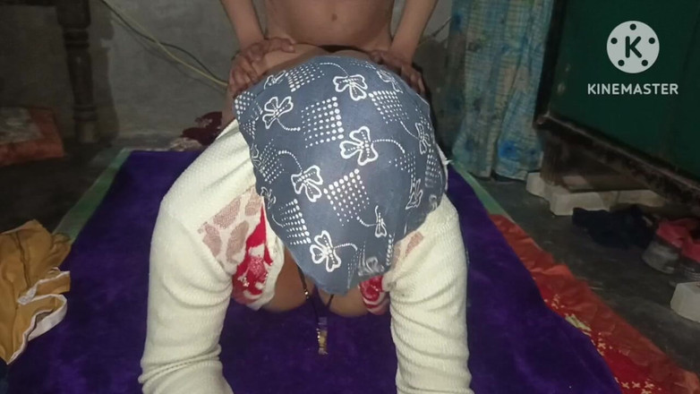 Kavita69: Tato macecha je milfka s velkým zadkem, která vždy ráda...