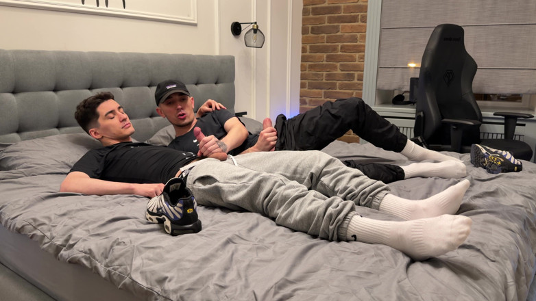 1JackDaniel: We Jerked off Together and Fucked