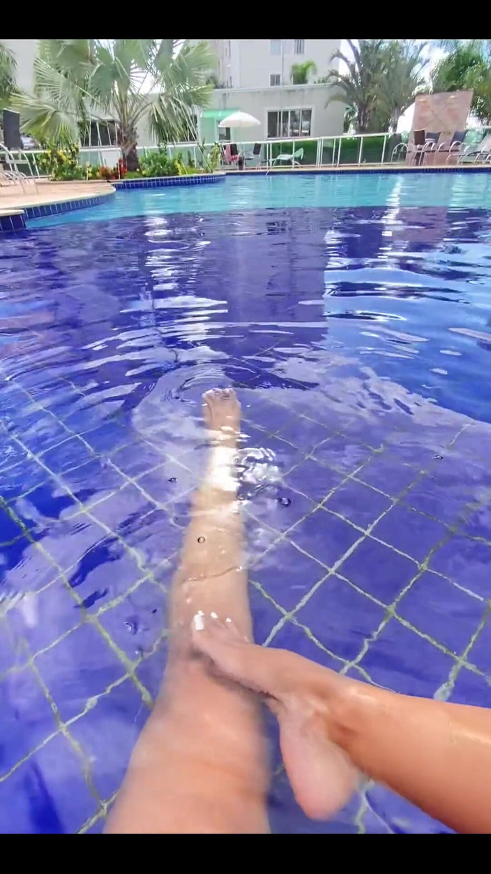 KiffaFeet: Dia de piscina