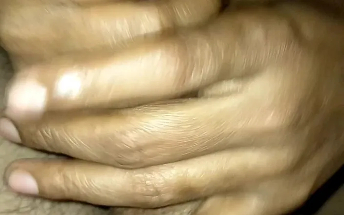 Maxxxx: Handjob Desi Girl