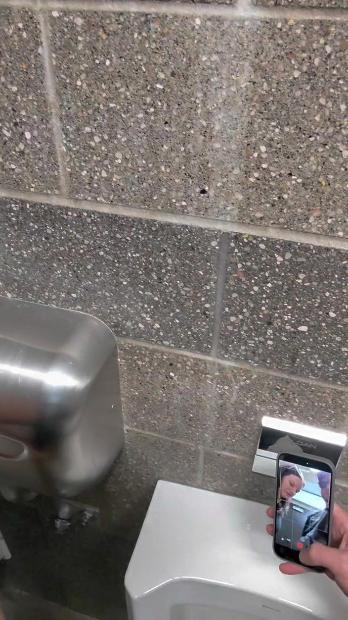 Mya Lane: Intrufolarsi in Negozio per Fare Sesso