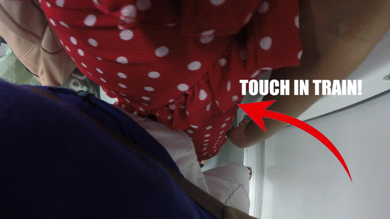 Markus Rokar: 在火车上抚摸他的鸡巴，看看他的反应，他很喜欢！