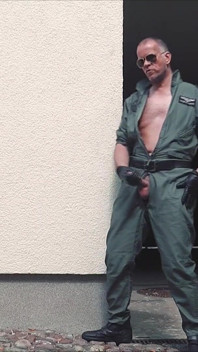 Xl Cumshots of a Pilot 4