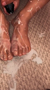 Sperma Kaki Tumpah Di Jari, Kaki, Dan Telapak Kaki