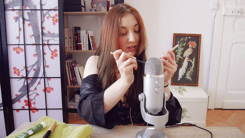 Madelaine_Rousset: Asmr erotis - bangun bareng aku