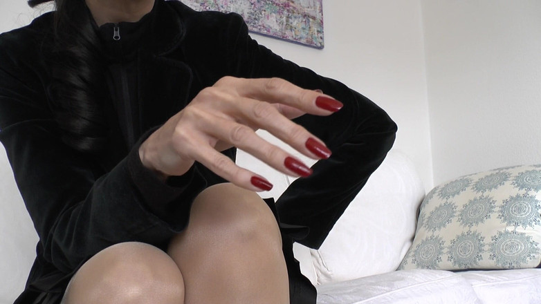 Lady Victoria Valente: Longs ongles rouges excitants, Masturbation autorisée, Lady Victoria Valente