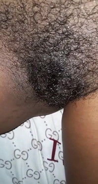 Fans mesum minta memek berbulu merah mudaku - close up