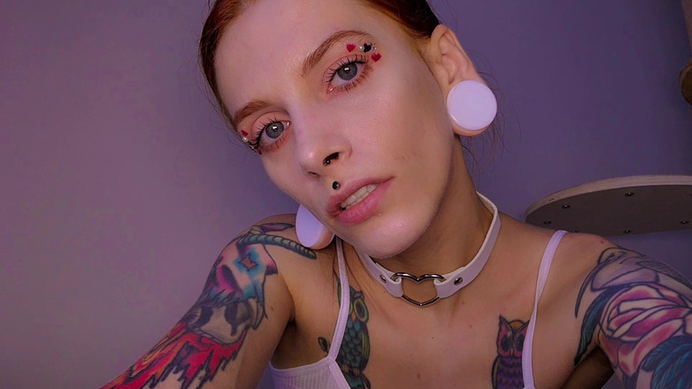 TattoedGirl666: Curva frumoasa isi arata fata frumoasa