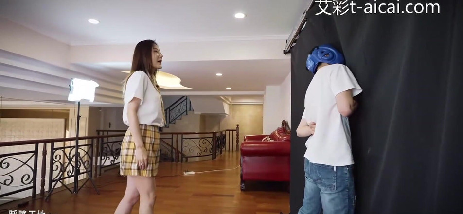 Giantess Domination: Penguasaan ratu awek yang berusia 176cm, bahagian 4