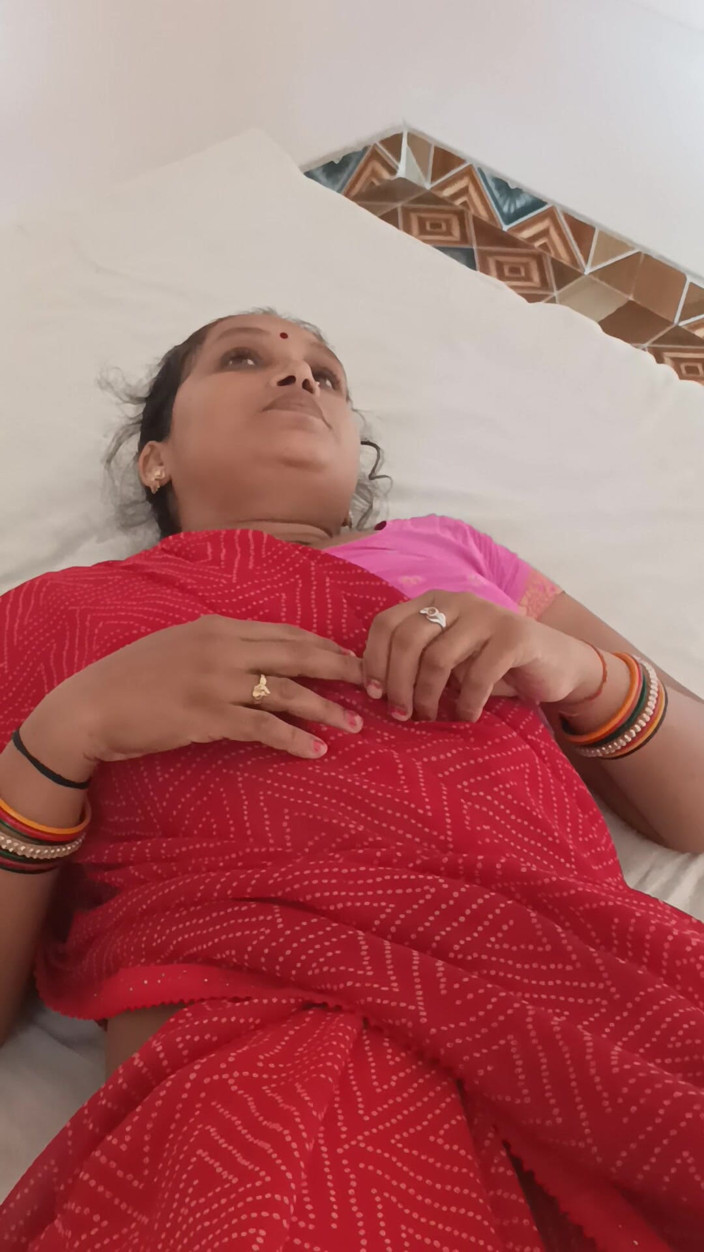 Guddyi: Desi Bhabhi Gudinya's Video