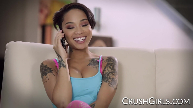 Crush Girls: Crush Girls - Honey Gold lässt ihr fickloch von ihrem stiefbruder...