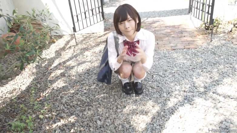 Babe Stare: 女子大生アジアのひよこはカメラの前で自慰行為をする