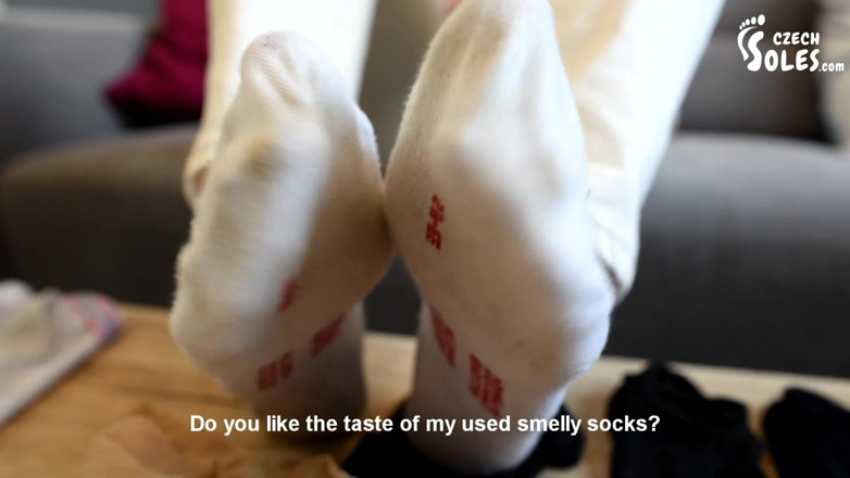 Czech Soles - foot fetish content: Vuoi comprare i miei calzini puzzolenti su czechsoles?