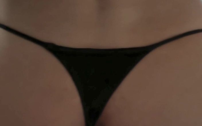 wannahavefunx: 年轻的荷兰男人第一次尝试我的 femboy 阴户
