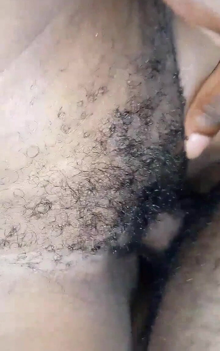 Pretty B: Fare sesso in salotto con mia moglie