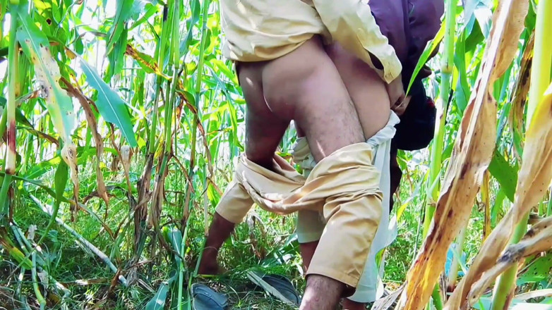 Abida sexy: Kheton Mein Ghumne Ke Liye Aaye to Mood Ban Gaya...