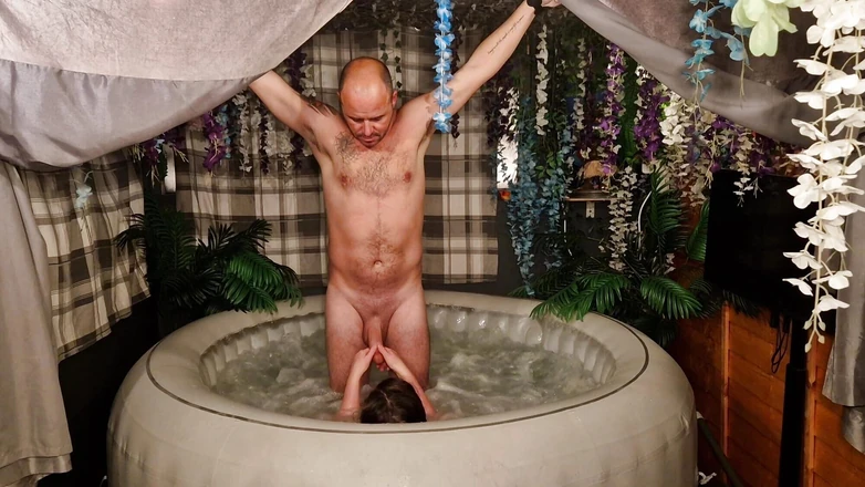 Mr D and Miss C: Amatorska para twarz jebanie obciąganie i połknąłem ładunek spermy w końcu...