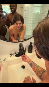 Ben yaramaz orta yaşlı seksi kadınım ve hiçbir şey günümü iyi bir yarak gibi çekmeyecek