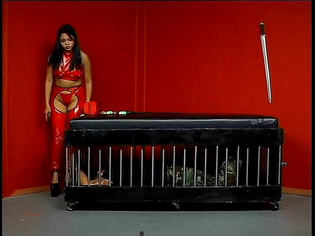 Female Dominators: Азіатська домінаторка має свій шлях зі своїм рабом