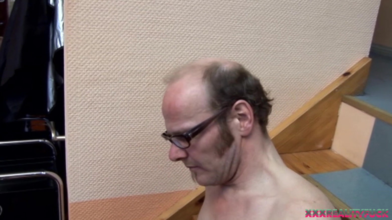 Czech Pornzone: Klant met volle ballen voor schattige Beierse milf
