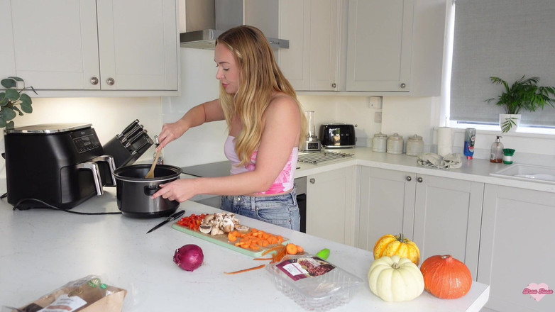 Brea Rose: Vaření s macechou video zdarma