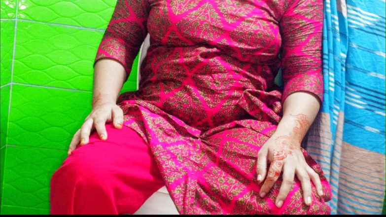 Nadiyabd: Bangladeshisk nygift styvmamma smutsig prat med styvson sex video, Desi...