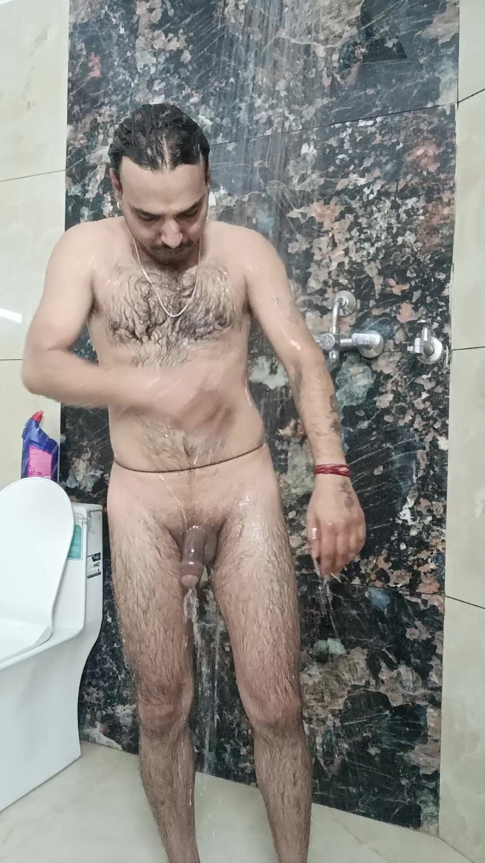 Rajasthani-old-lover: Indian Desi Man Enjoy Shower and Sucking