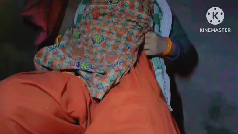 TricolorMusic3: La mia giovinezza brama l'orgasmo e si sta eccitando molto....