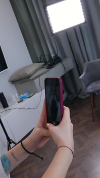 哇！我的继母是一个了不起的荡妇！热辣熟女在家里拍摄时与她的继子和一个金发摄影师发生性关系！