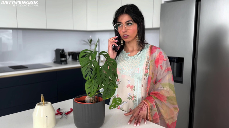 Aaliyah Yasin: Aaliyah menghibur kitty setelah putus