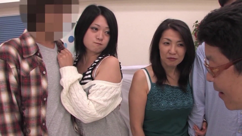 JAPAN IN LOVE: Asian Babes Shared Scene-1_japanese Girls Masturbate in Group and End...